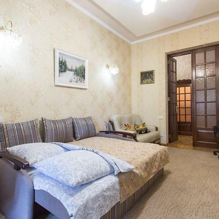 Apartment In The Center Of Kharkov Ngoại thất bức ảnh