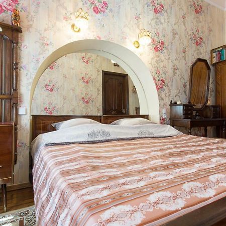 Apartment In The Center Of Kharkov Ngoại thất bức ảnh
