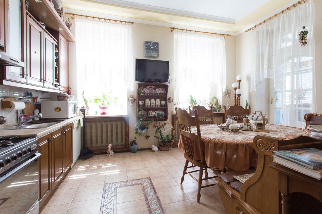 Apartment In The Center Of Kharkov Ngoại thất bức ảnh