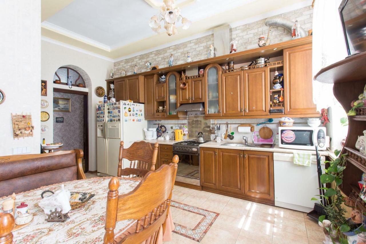 Apartment In The Center Of Kharkov Ngoại thất bức ảnh